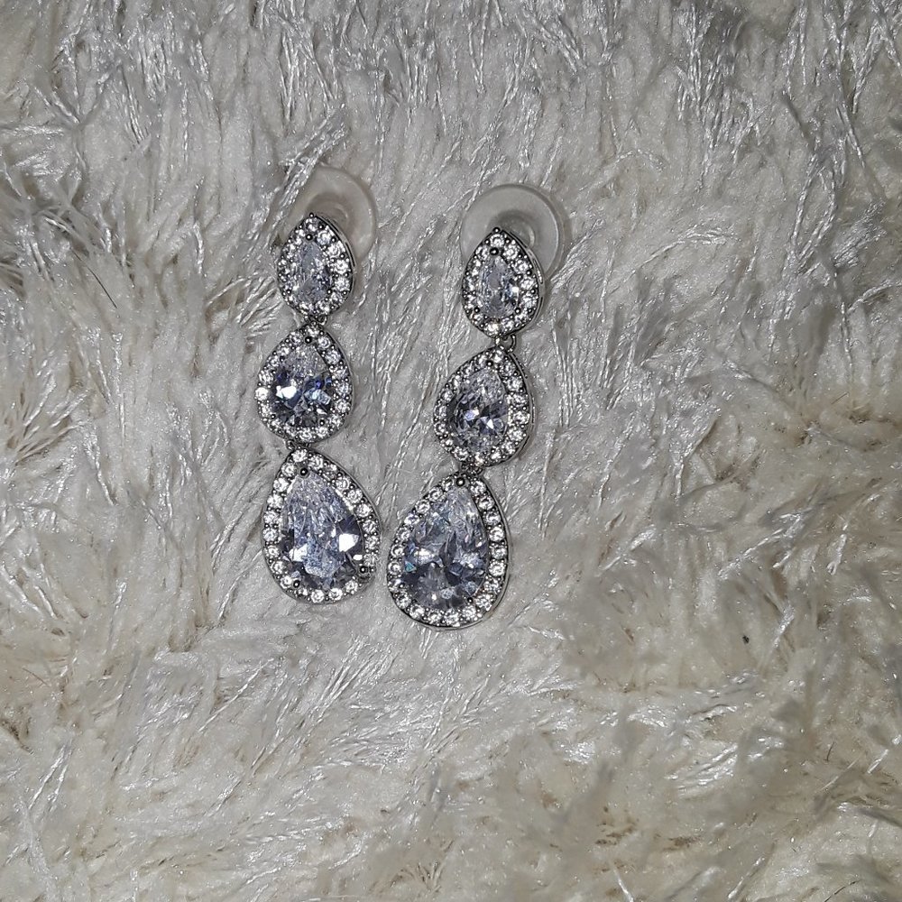 AW Bridal Teardrop Dangle Earrings